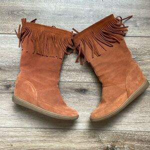 Fringe suede moccasin like boots size 8 1/2 with wedge heal Rust color BOHO